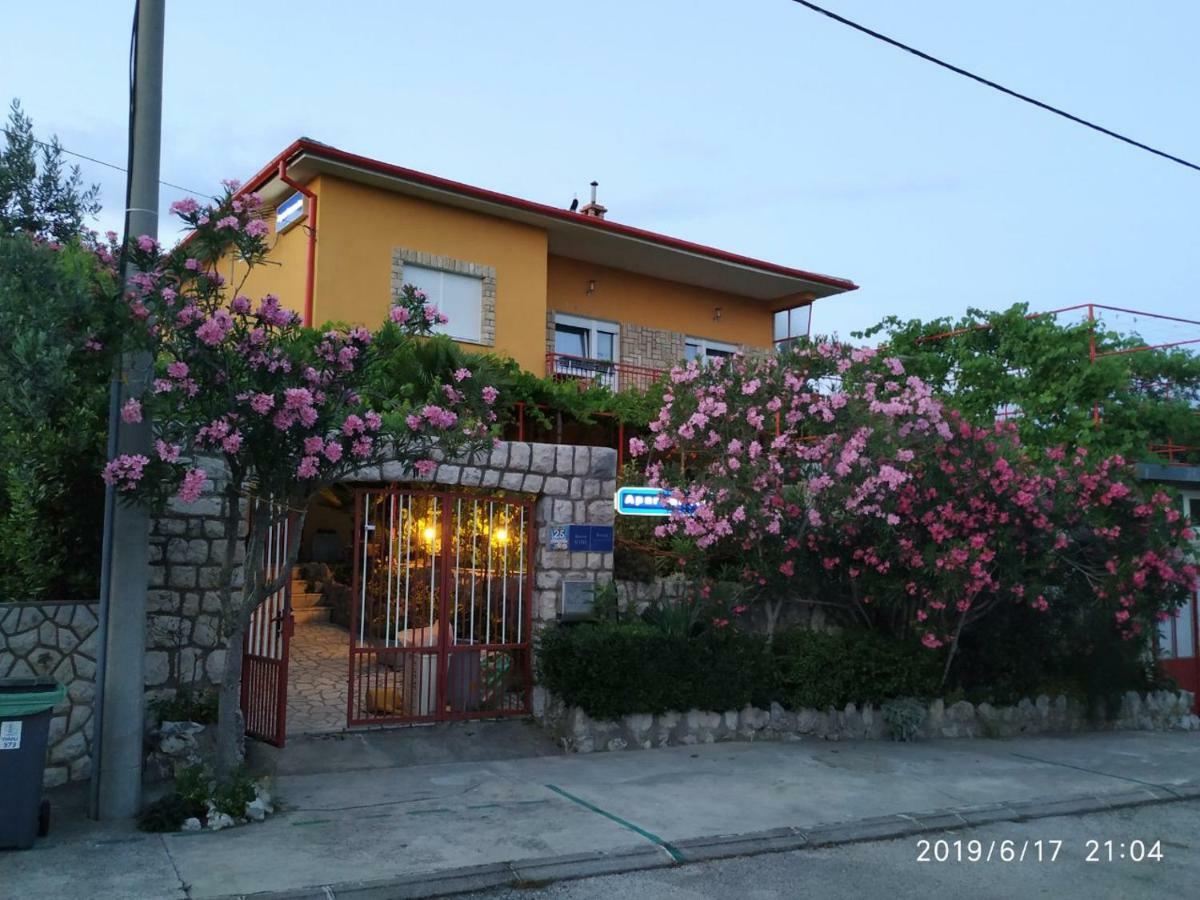 Maricic 200 Meters From The Daire Novi Vinodolski